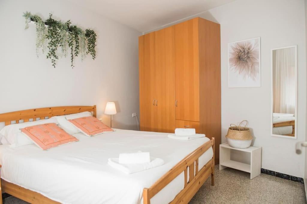 Sunny And Quiet Sagrada Familia Apartment Барселона Екстериор снимка