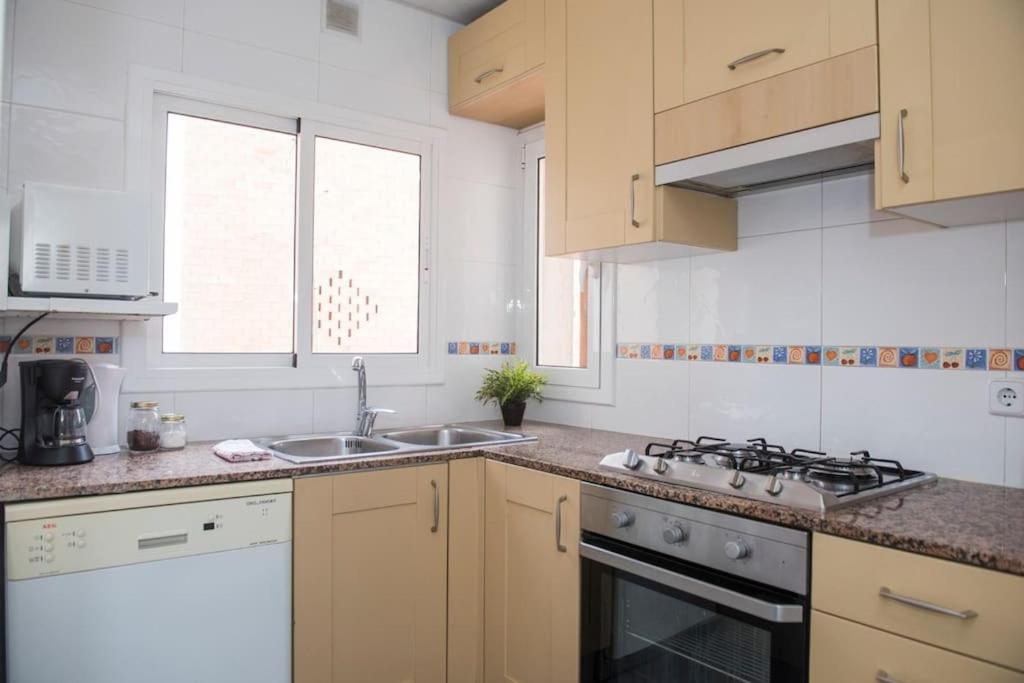 Sunny And Quiet Sagrada Familia Apartment Барселона Екстериор снимка