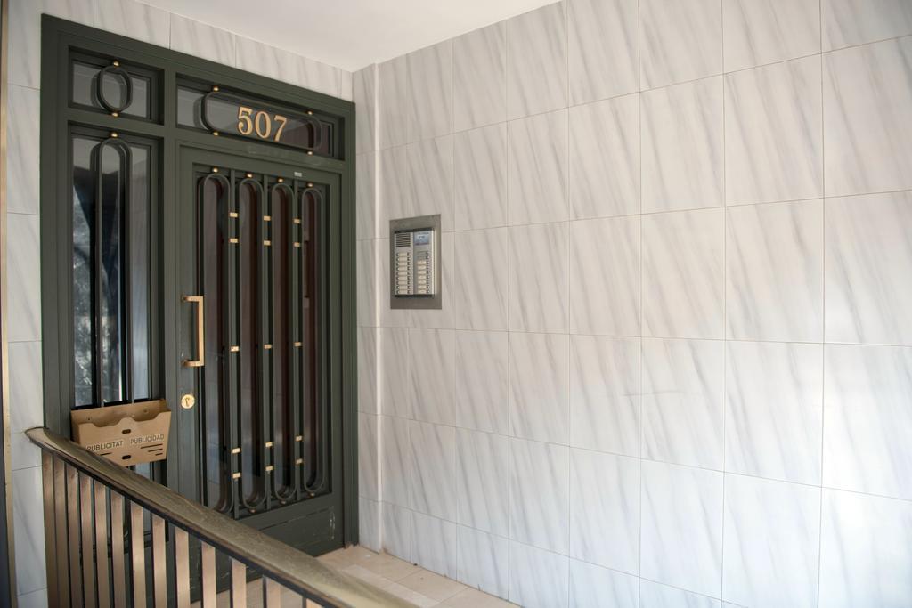 Sunny And Quiet Sagrada Familia Apartment Барселона Стая снимка